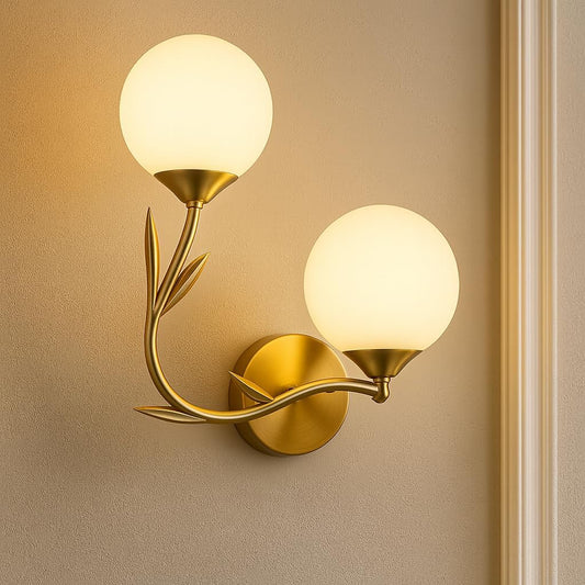 Applique da Parete Moderna a Doppia Luce, Attacco G9, Lampada da Parete in Metallo Oro con Sfere in Vetro Opale, Design Elegante per Soggiorno Camera da Letto Corridoio – AQ65