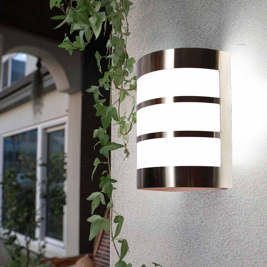 Applique da Esterno E27 IP44, Lampada da Parete Moderna in Acciaio Inossidabile e PC, Design Curvo, Attacco E27 (Lampadina non inclusa), per Facciata, Balcone e Giardino S250-A