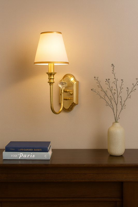 TEKHOME Applique da Parete Classica con Paralume in Tessuto, Stile Americano a Candelabro, Attacco E14, Struttura in Metallo Dorato, Lampada da Parete per Camera da Letto, Soggiorno e Corridoio E40