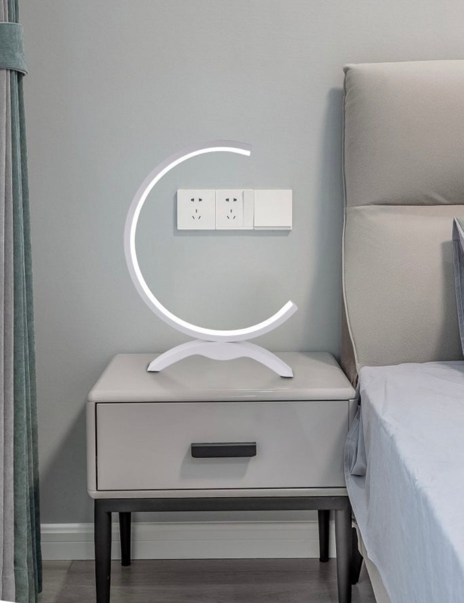 Lampada da Tavolo LED – Design Moderno a Mezzaluna, 9W 630LM, Luce Bianca 3000K/4000K/6500K, Lampada da Comodino e Scrivania, IP20  D30