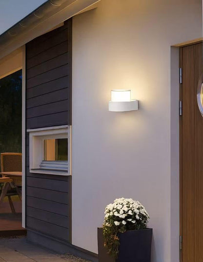 Applique da Esterno 7W 3000K IP65 – Lampada da Parete Impermeabile in Alluminio, Luce Calda, Design Moderno, Ideale per Facciata e Balcone ES57