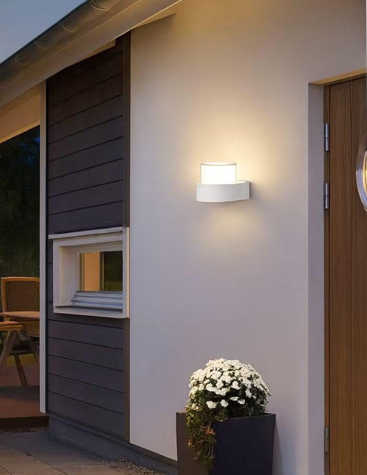 Applique da Esterno 7W 3000K IP65 – Lampada da Parete Impermeabile in Alluminio, Luce Calda, Design Moderno, Ideale per Facciata e Balcone ES57