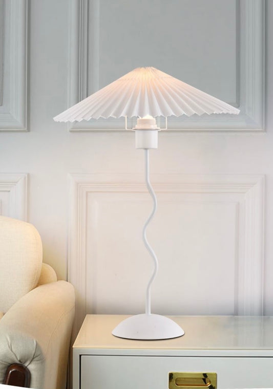 Lampada da Tavolo  E27 – Design Elegante con Paralume Plissettato, Lampada da Comodino Moderna, Interruttore su Cavo, Bianco, per Camera da Letto e Soggiorno D25-B