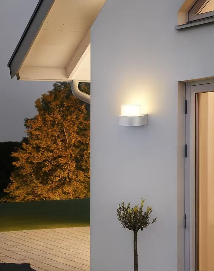 Applique da Esterno 7W 3000K IP65 – Lampada da Parete Impermeabile in Alluminio, Luce Calda, Design Moderno, Ideale per Facciata e Balcone ES57