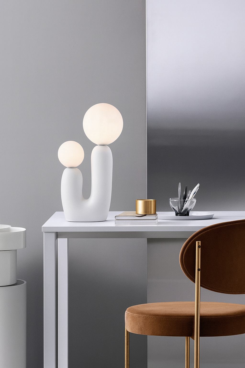 Lampada da Tavolo Design  – Attacco G9, Lampada Decorativa Moderna in Resina, Stile Artistico per Soggiorno, Camera da Letto, Comodino D14