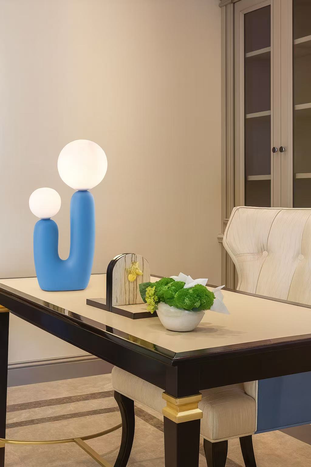 Lampada da Tavolo Design  – Attacco G9, Lampada Decorativa Moderna in Resina, Stile Artistico per Soggiorno, Camera da Letto, Comodino D14