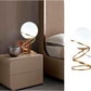 Lampada da tavolo comodino oro con sfera in vetro bianco design moderno lume dorato con cerchi D31