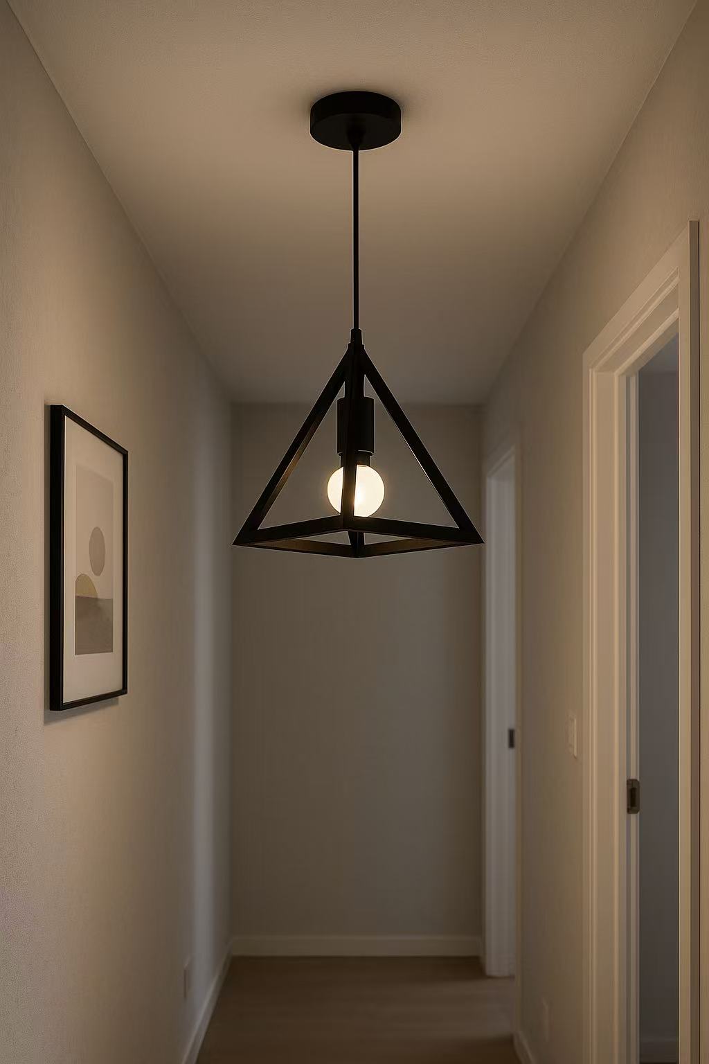 Lampadario moderno a triangolo senza lampadina E 27, in ferro stile moderno  A35