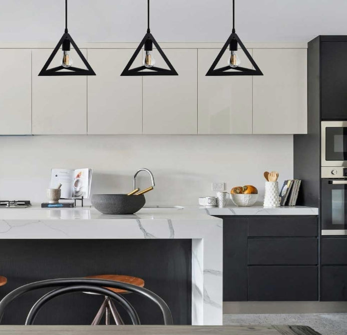 Lampadario moderno a triangolo senza lampadina E 27, in ferro stile moderno  A35