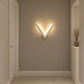 TEKHOME Applique da muro LED 9W design moderno a forma di V, luce regolabile 3000K-6500K, lampada da parete decorativa per soggiorno, corridoio e camera da letto AQ14-B3C