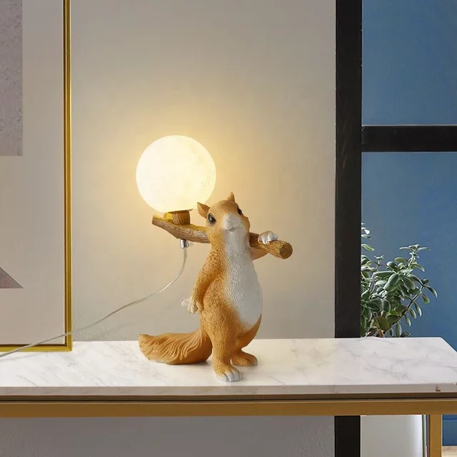 LAMPADA DA TAVOLO MODERNA MODELLO SCOIATTOLO